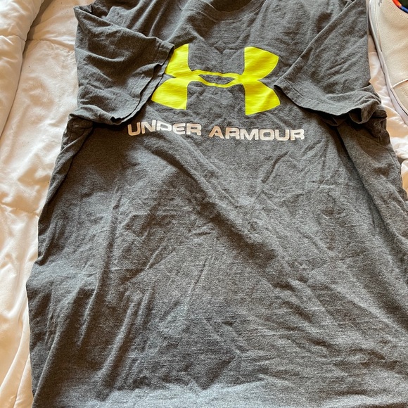 Under Armour Bundle + Mustang Shirt - Picture 4 of 8